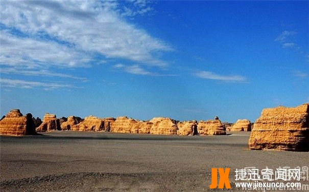 楼兰古国图片