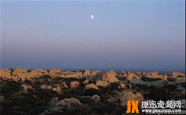 楼兰古国图片