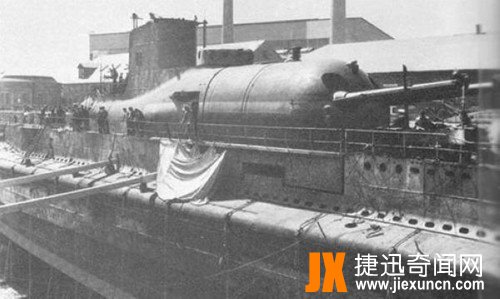 法国奇葩絮库夫号潜艇  www.jiexuncn.com