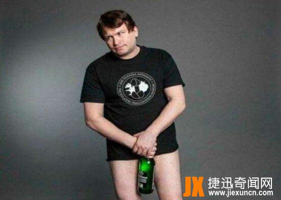 世界上阴茎最大的人，乔纳·福尔肯(巨屌长34厘米)
