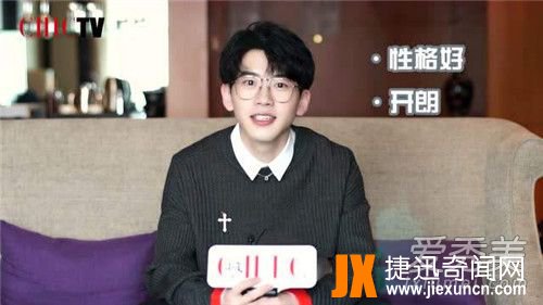 费启鸣章若楠怎么回事 费启鸣章若楠在一起是炒作吗