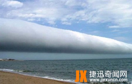  盘点十大最怪异的天气现象,“死亡冰手指”“幡状云”“空中降鱼”