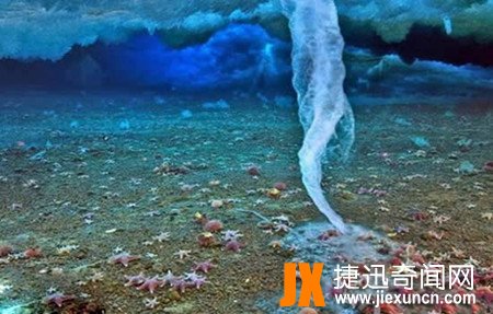  盘点十大最怪异的天气现象,“死亡冰手指”“幡状云”“空中降鱼”