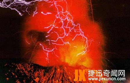  盘点十大最怪异的天气现象,“死亡冰手指”“幡状云”“空中降鱼”