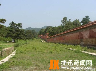 乾隆陵墓被盗时的"灵异事件":石棺跳下龙床,挡住了石门