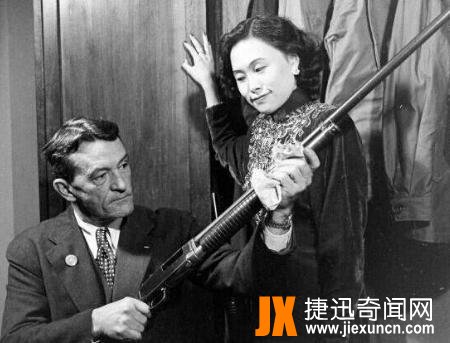 陈纳德与飞虎队的传奇故事