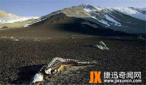 昆仑山的地狱之门传说