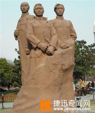 武昌起义雕像