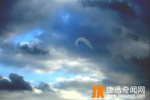 世界十大奇异云彩造型奇特,大自然的鬼斧神工令人惊叹