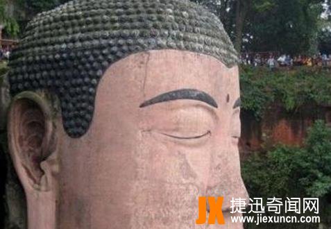 乐山大佛4次闭眼、睁眼的背后解密，据说大佛因为不因看见人间悲剧