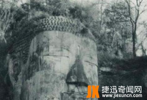 乐山大佛4次闭眼、睁眼的背后解密，据说大佛因为不因看见人间悲剧
