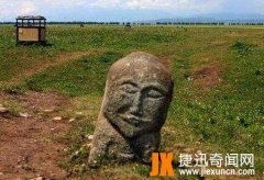 中国未解之谜：新疆草原上的阿尔卡特石