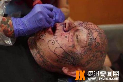 纹身老了后的恶心图片