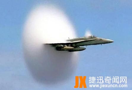 飞机突破音障瞬间图片