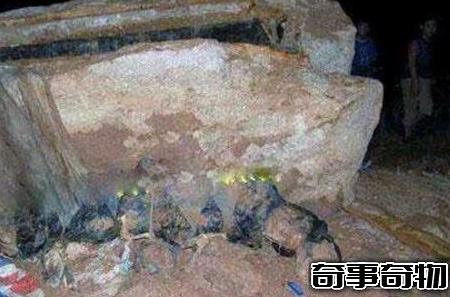 四川南充百年清朝古尸曝光 为什么要烧掉南充僵尸