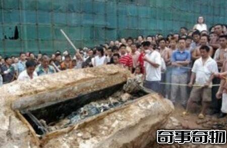 四川南充百年清朝古尸曝光 为什么要烧掉南充僵尸