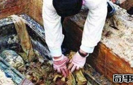 四川南充百年清朝古尸曝光 为什么要烧掉南充僵尸