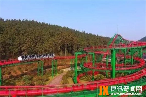 南京十大游乐场排名 南京银杏湖乐园.子弹列车