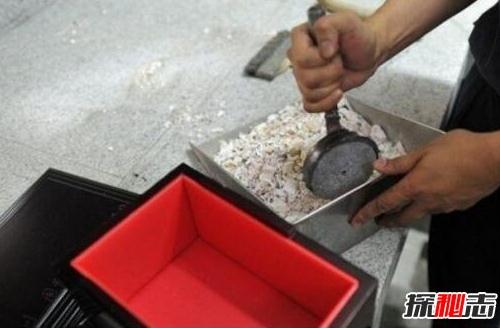 火葬场火化遗体过程