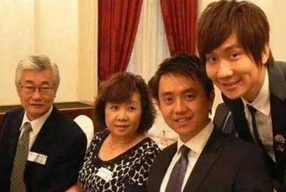 林俊杰和父母和哥哥