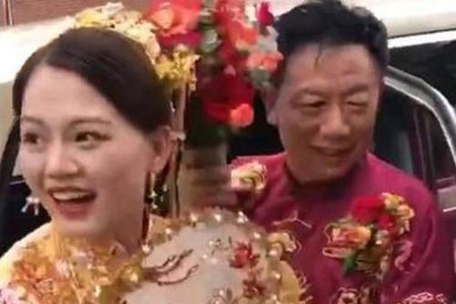 62岁大爷霸气迎娶26岁美女 网友：丈母娘看女婿越看越有趣