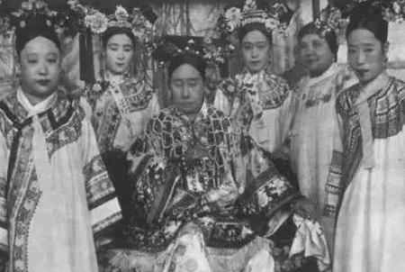 珍妃为何会​被推入井中淹死