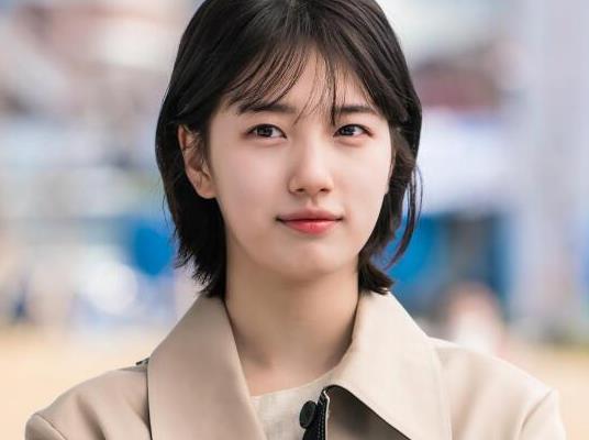 裴秀智（韩国十大最美女演员之一）