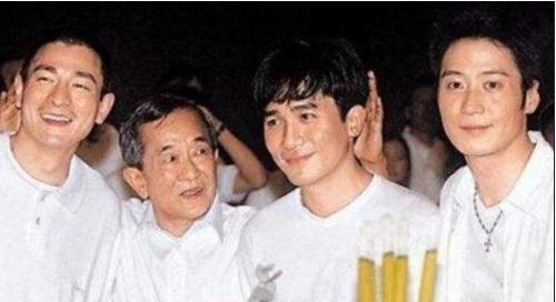 泰国白龙王12大神奇预言，因个个得到验证被娱乐圈尊奉为神人