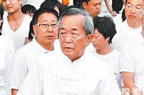 白龙王预言张国荣前世，白龙王认为张国荣在劫难逃（避而不见）