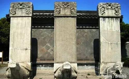 李鸿章死后 政府拨@@五千两下葬 陵墓被炸开后两块金砖亮瞎了