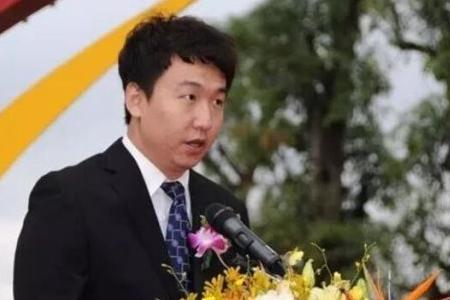 许家印儿子资料曝光 小儿子纨绔奢靡/大儿子拥有真才实学
