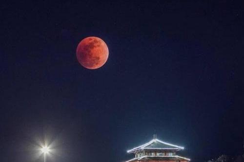 红月亮是什么兆头 预示着人间将遭遇灾难(一种普通的天文现象)