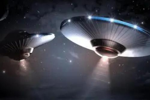 南极冰盖下有啥？科学家钻探20年900米处发现“异星世界”