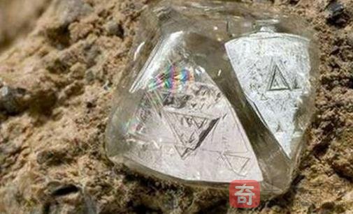 世界最大钻石坑 俄罗斯钻石坑直径达56公里