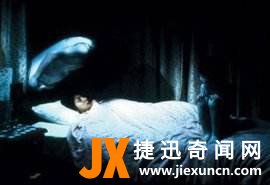 爱因斯坦对鬼的解释:神的确存在,死亡只是幻觉