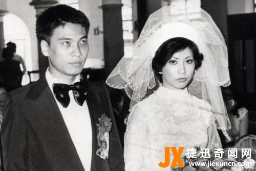 吴孟达老婆照片(吴孟达遗孀和子女露面颜值高)
