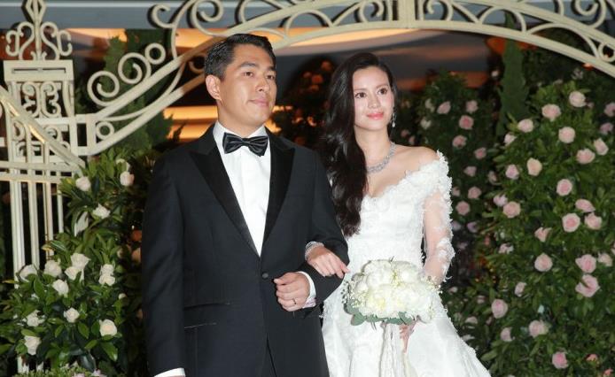 林恬儿何正德爱情故事：两人结婚现场照片