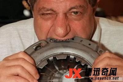米歇尔·洛蒂托吃铁是真的吗？米歇尔洛蒂托吃的铁消化了吗？为您揭秘！1